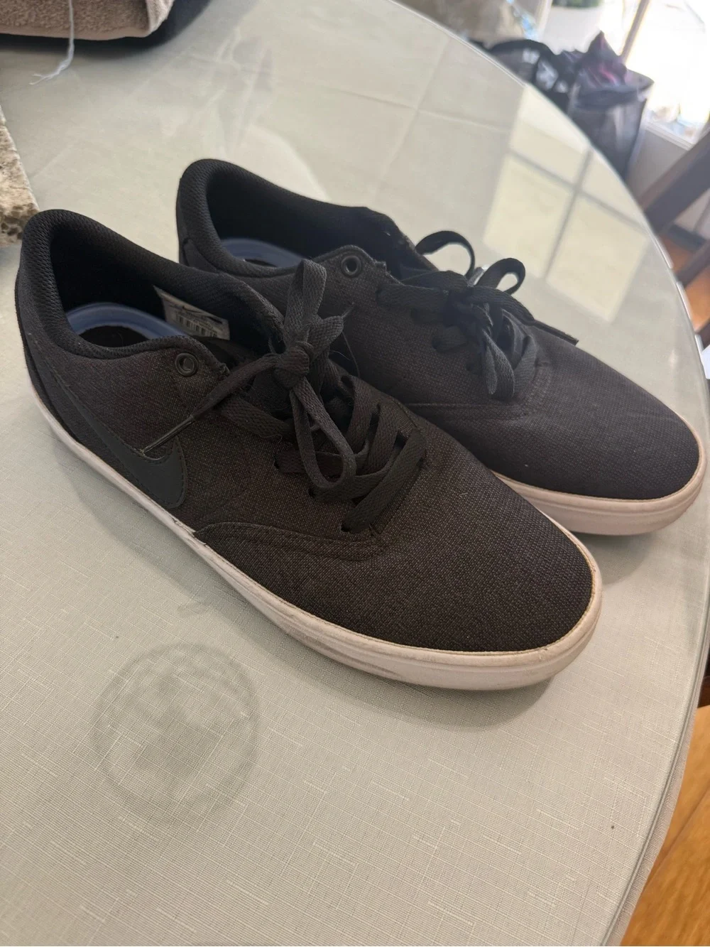 Nike SB Black Low-Top Athletic Sneakers